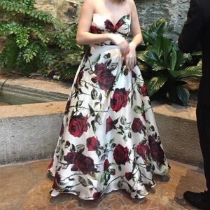 Sherri Hill Prom Dress